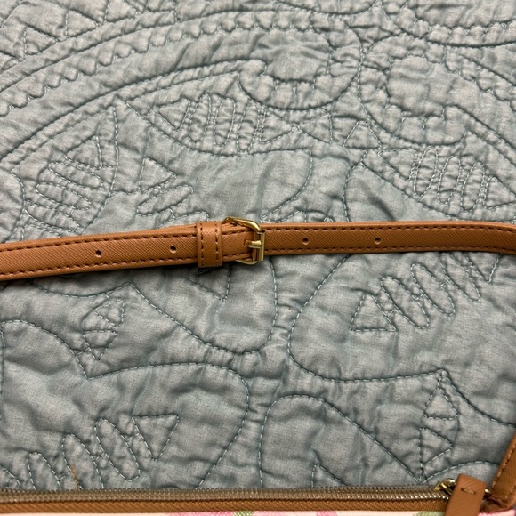 Kenneth Cole Reaction Crossbody Floral Purse. Adjustable Strap. - Picture 9 of 10